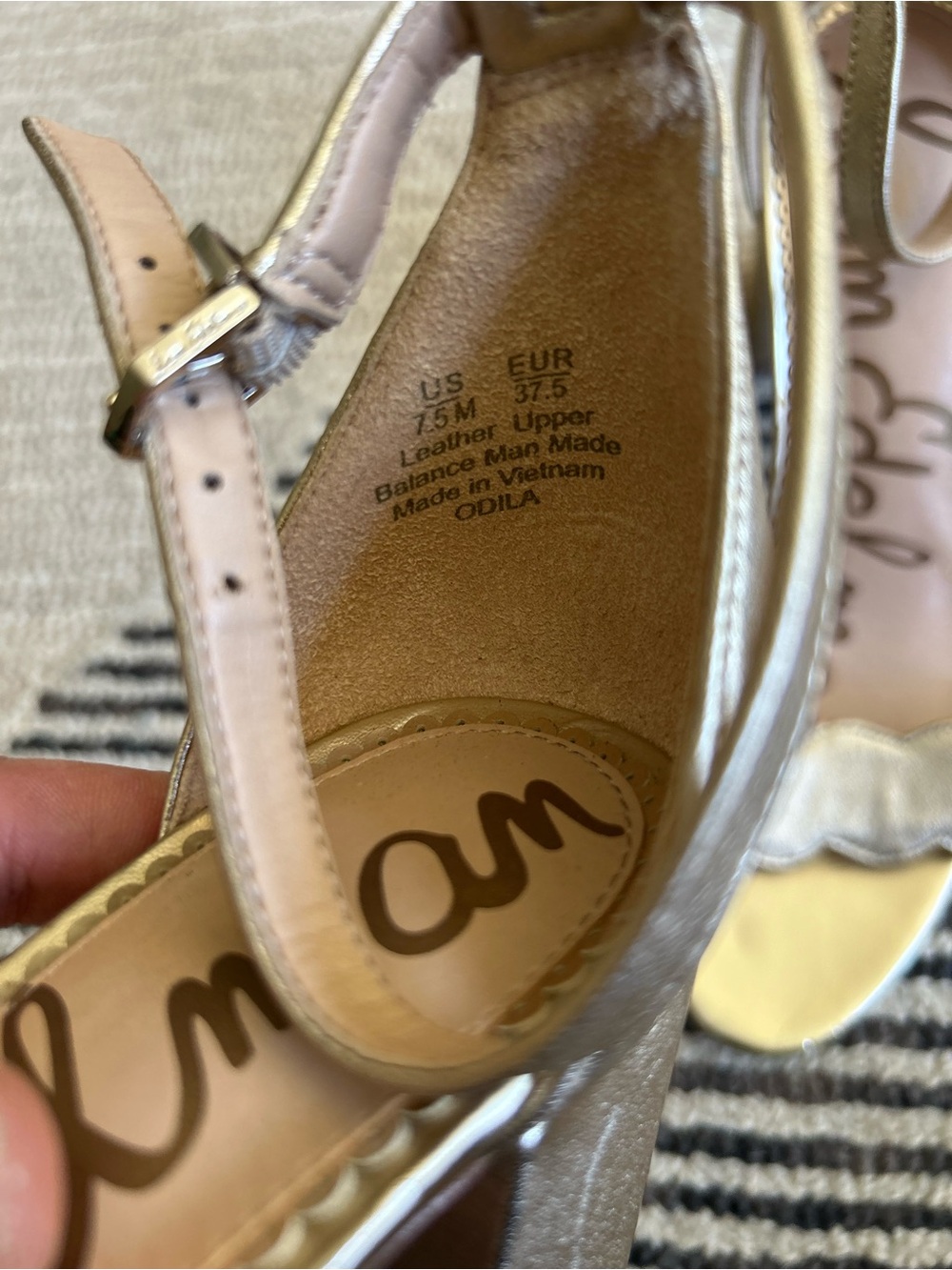 Sam Edelman Odila Metallic Gold Scalloped Block Heel Sandals - Size 7.5 - Picture 8 of 10